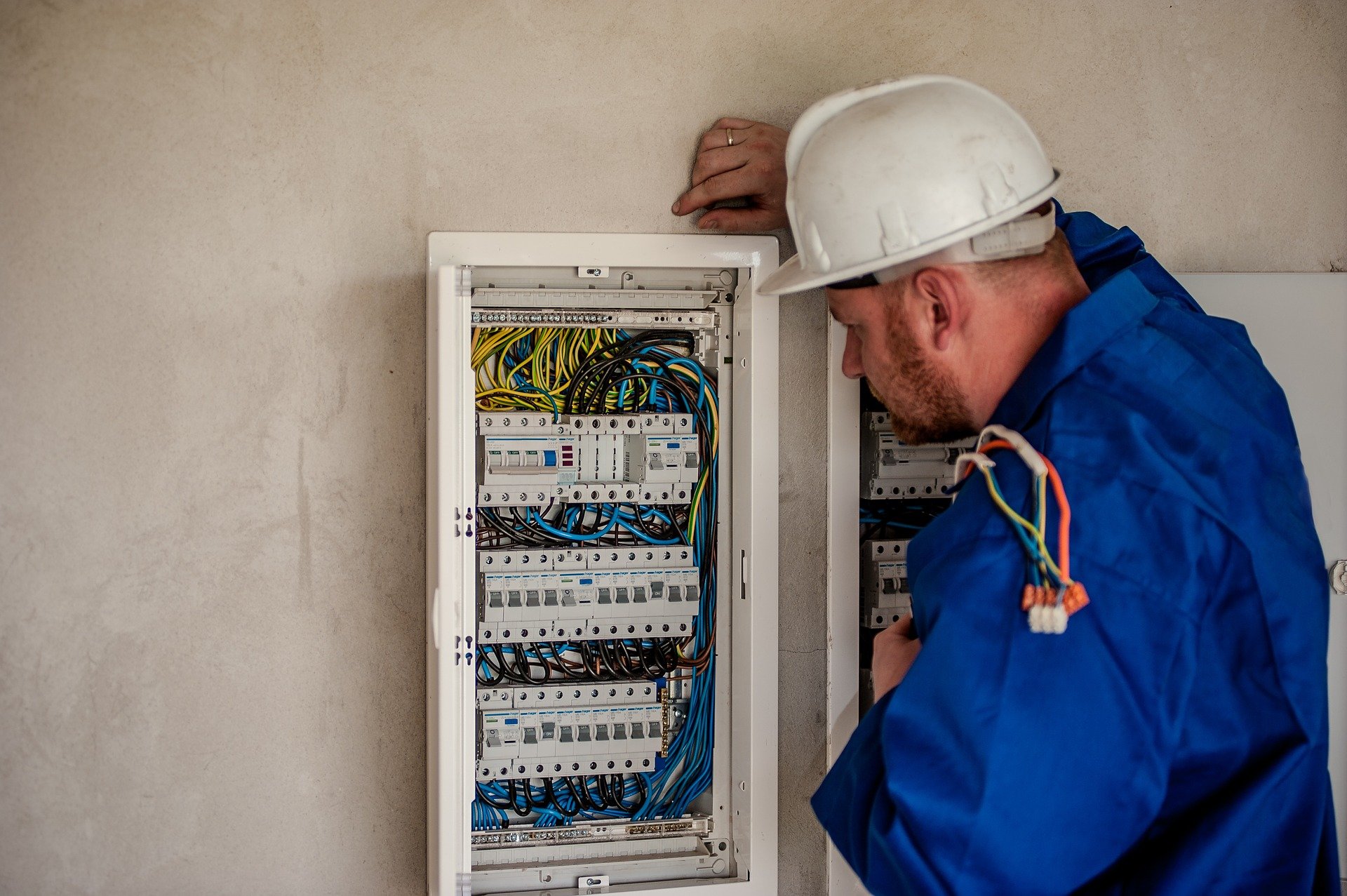 Hiring An Electrician For Home Emergencies: What To Know