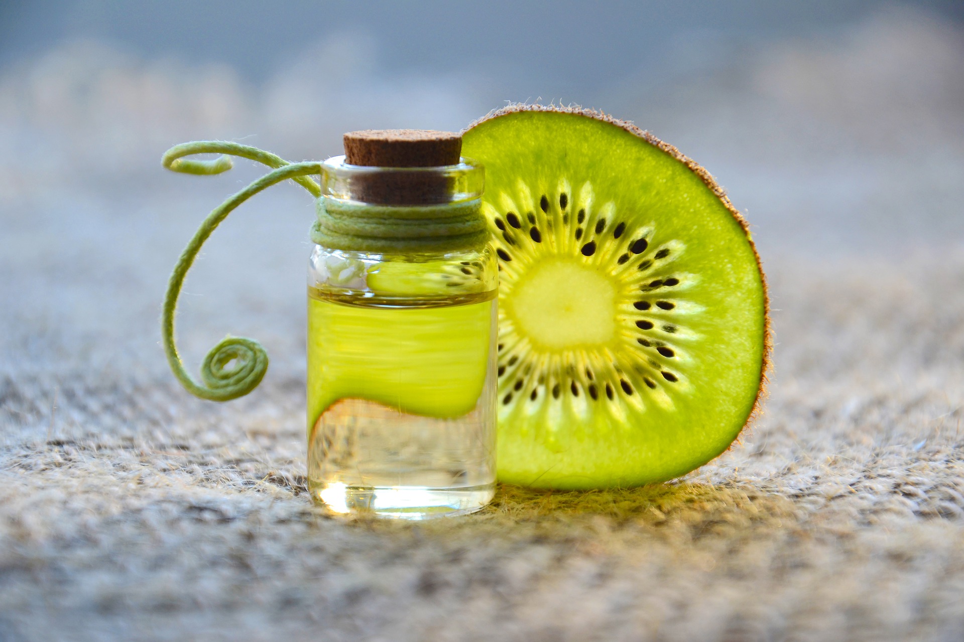 essential-oil-3073901_1920 (1)