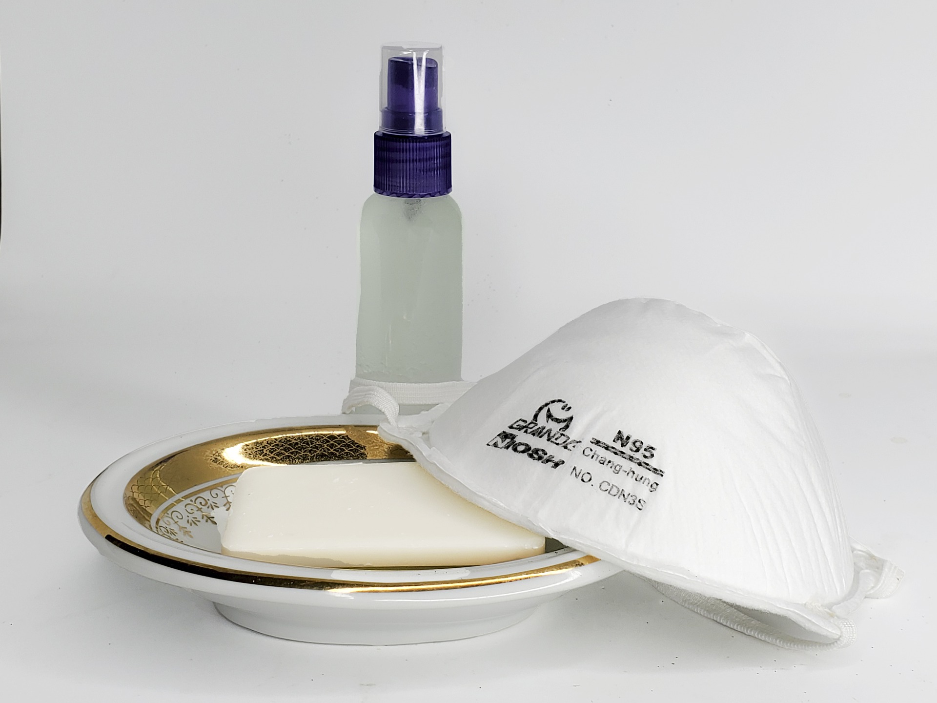surgical-mask-4942245_1920