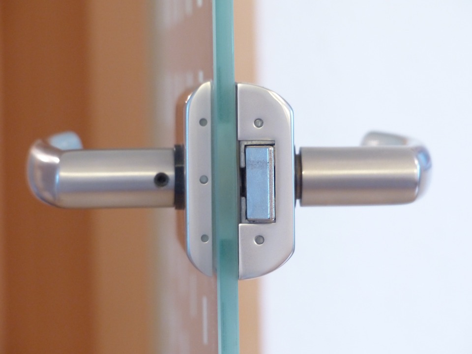 Things To Ask Yourself Before Considering A Glass Door Closer