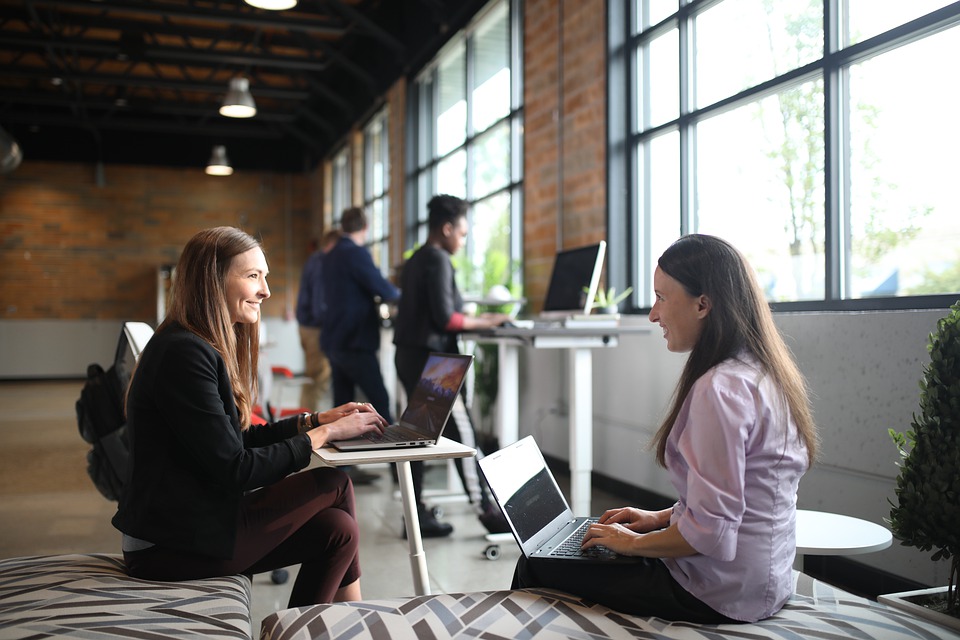 Desk On Wheels: 3 Main Points You Need To Know