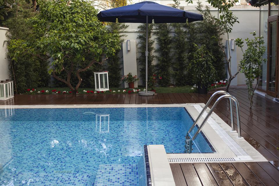 3 Reasons To Choose Frameless Glass Pool Fencing