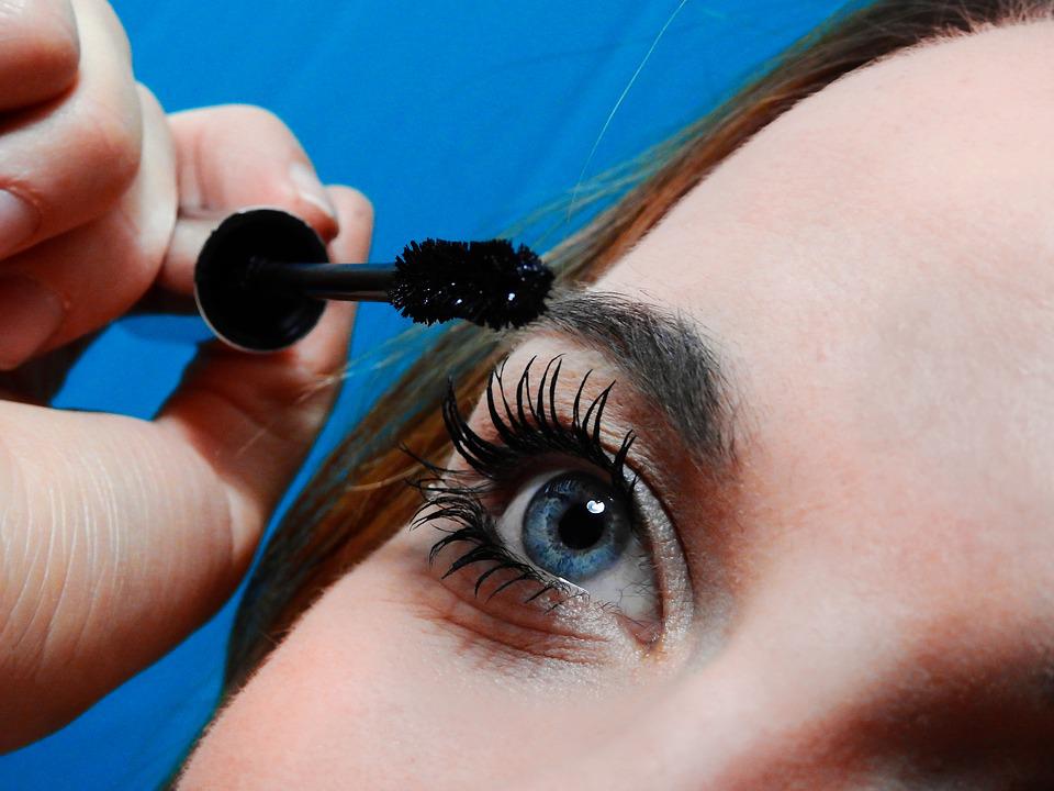 Doll Eyelash Extensions: What You Need To Know