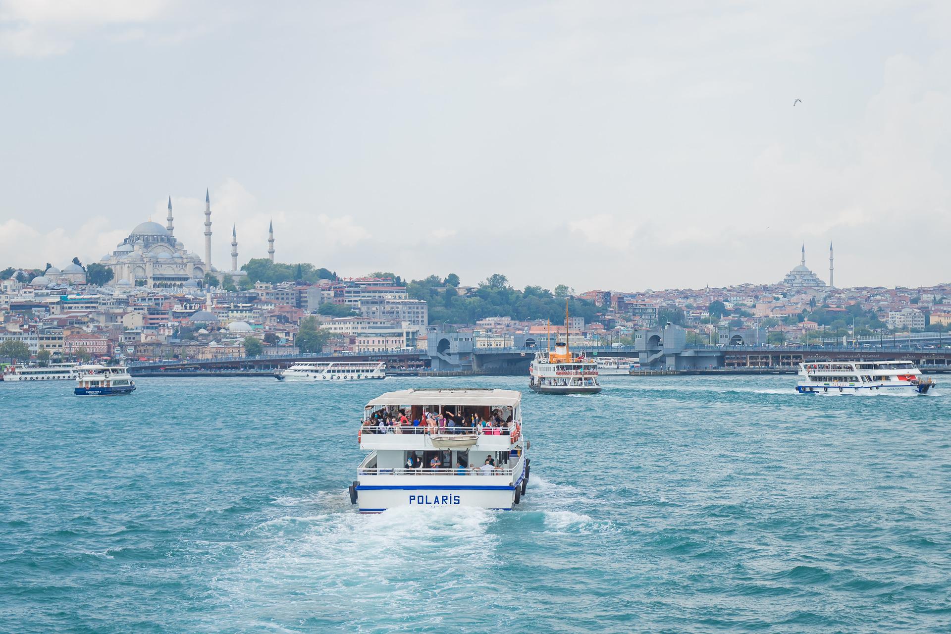 Cruise the Melbourne Waters in Grand style to celebrate your Buddy