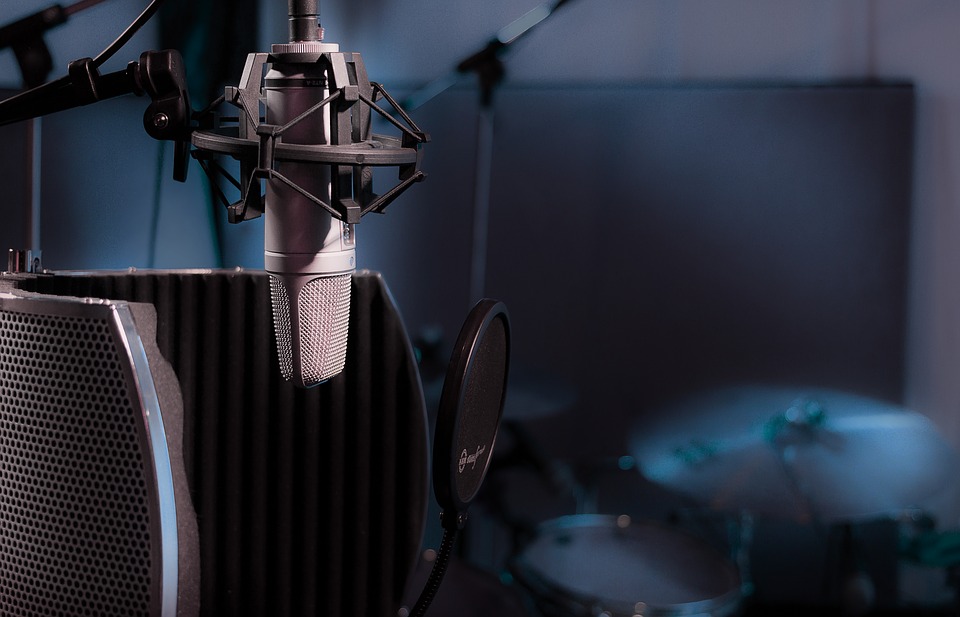 Reasons To Hire Podcast Studio