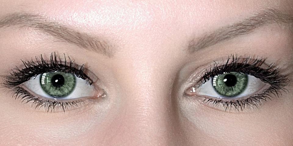 Why Are Fake Eyelashes So Popular?