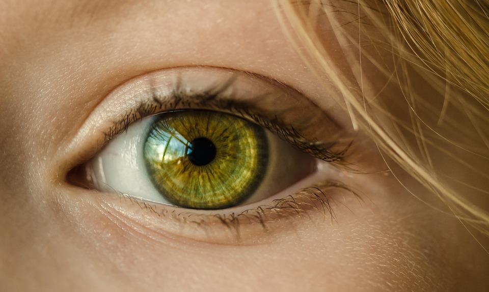 Best Practices For Wearing Color Contacts Lenses