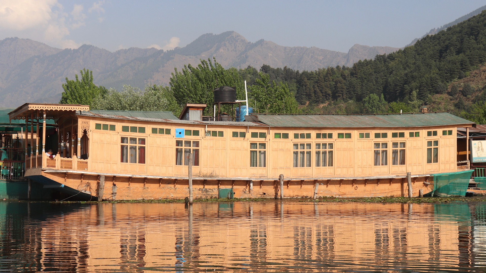 Benefits Of Buying A Houseboat On Dal Lake