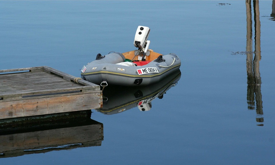 tiny-boat-3451817_960_720