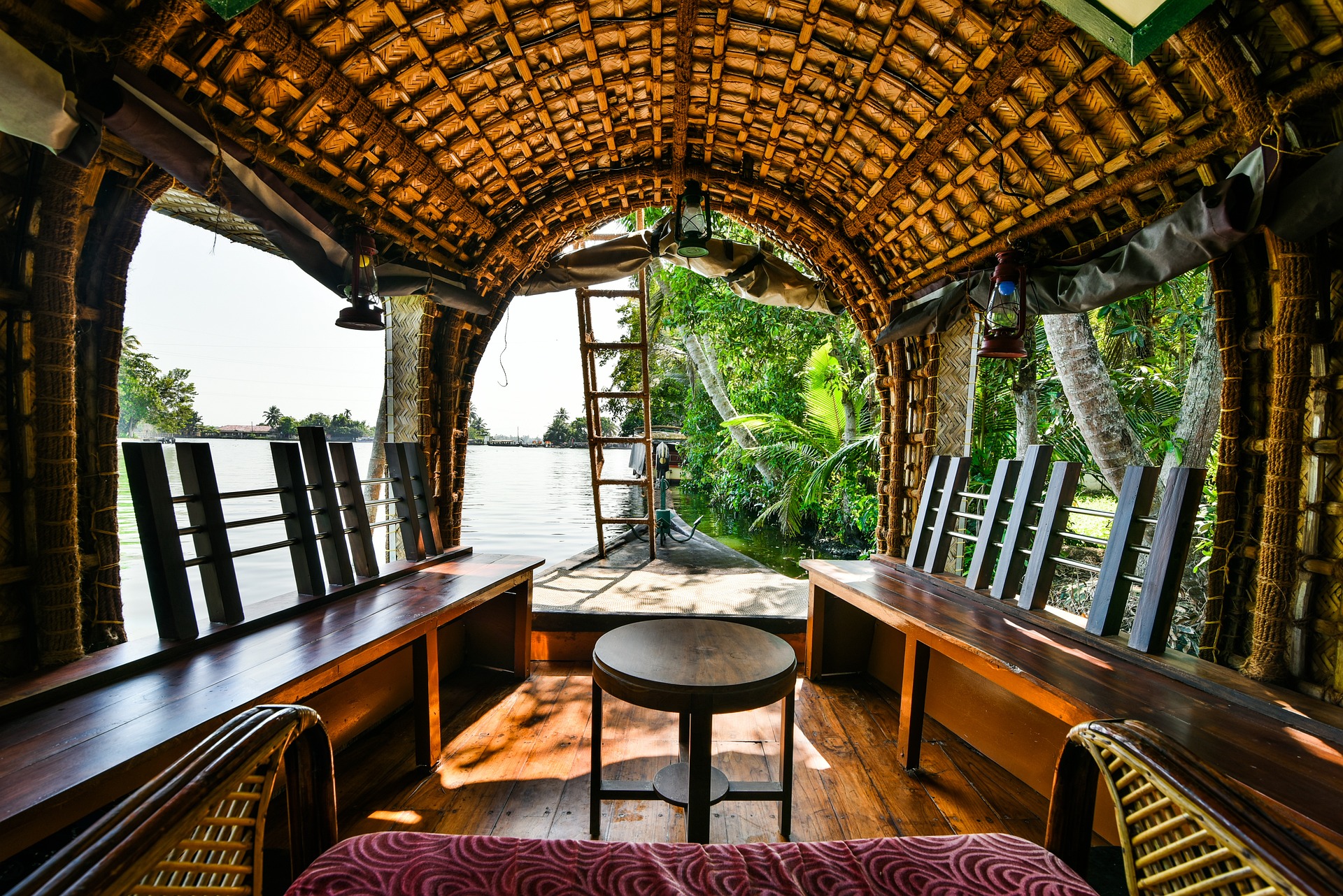 5 Best Houseboats In Srinagar