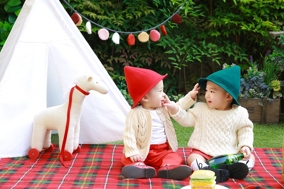 How To Choose The Perfect Baby Picnic Blanket