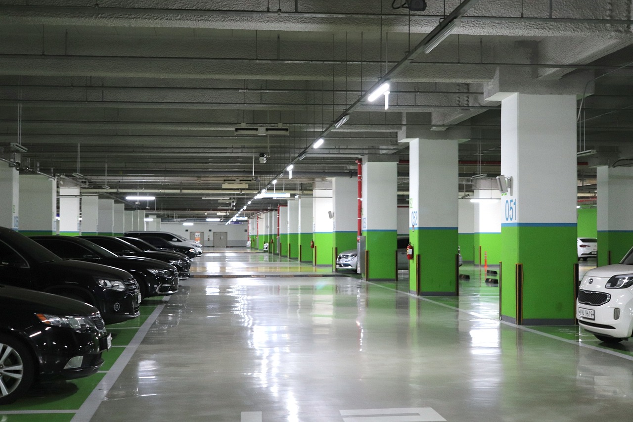 parking-lot-4061323_1280